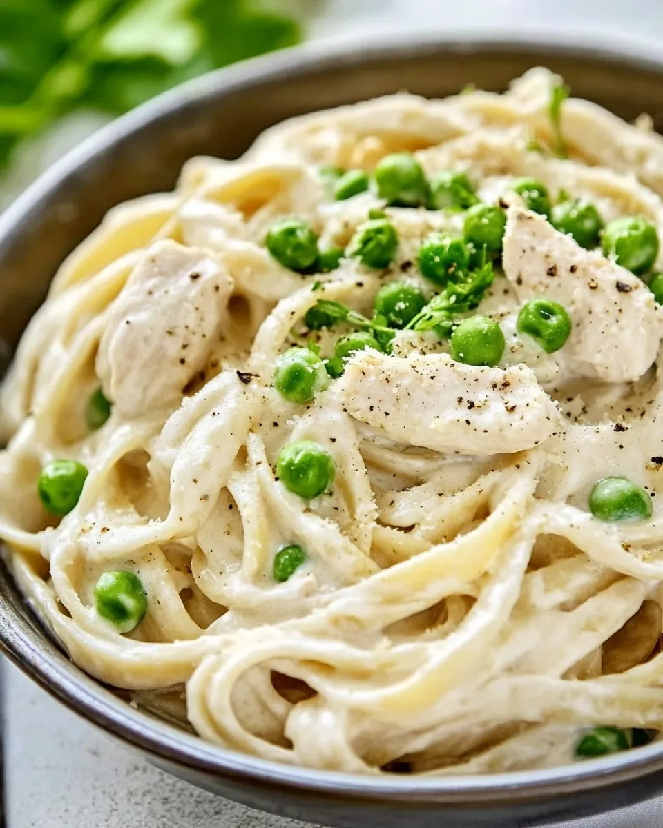 One Pot Chicken and Peas Fettuccine Alfredo